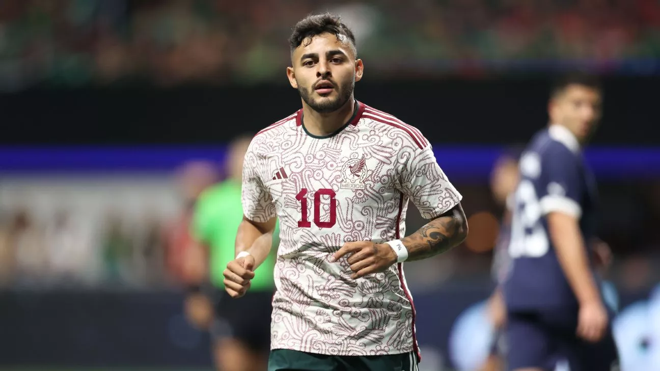 Wolves in race with PSV and Real Madrid to sign versatile attacker